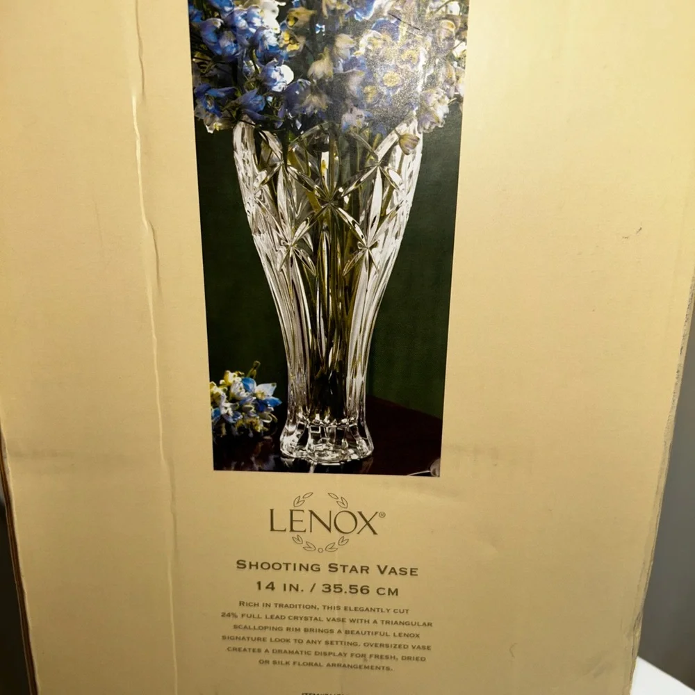 Lenox shooting Star Crystal Vase - Elegant Clear Design